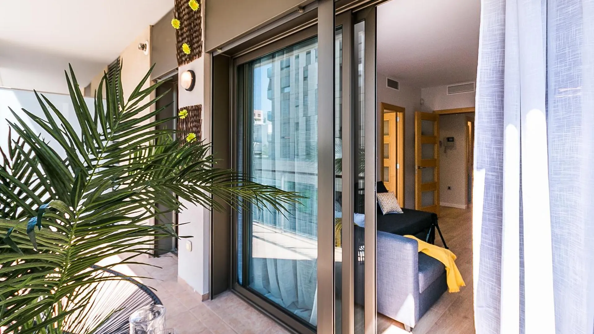 Top Family Apartment By Lofties Terrassa 0*,  España