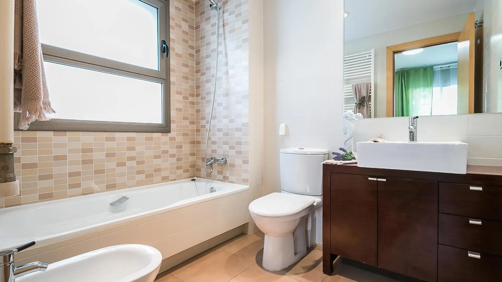 Top Family Apartment By Lofties Terrassa 0*,